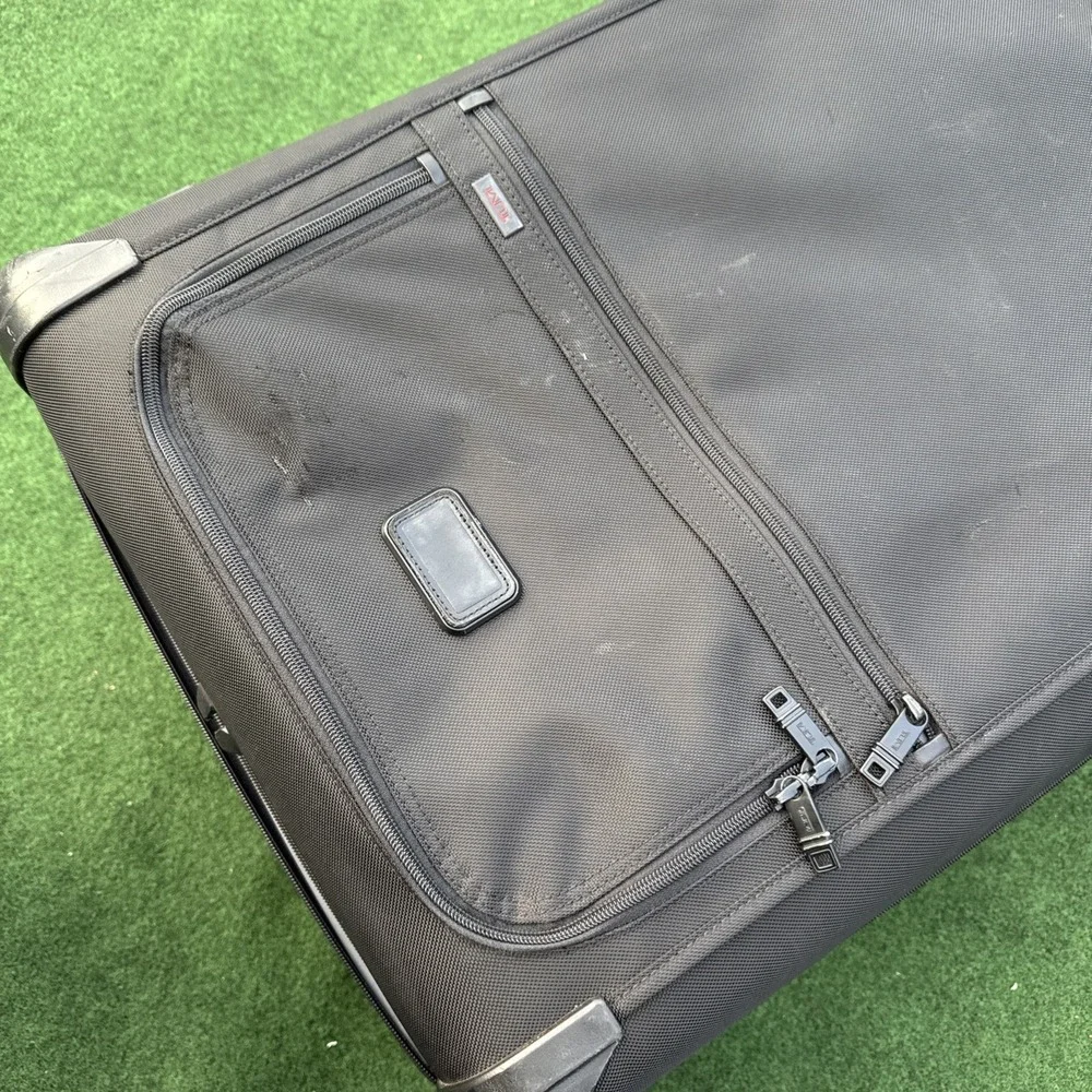 TUMI Alpha 2 Expandable 4 Wheel Carry On Black Ballistic Nylon Spinner Travel